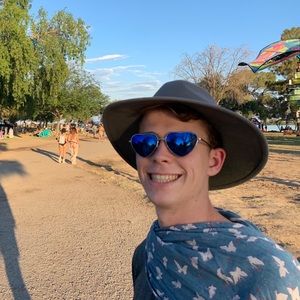 Meet your Posher, Sam